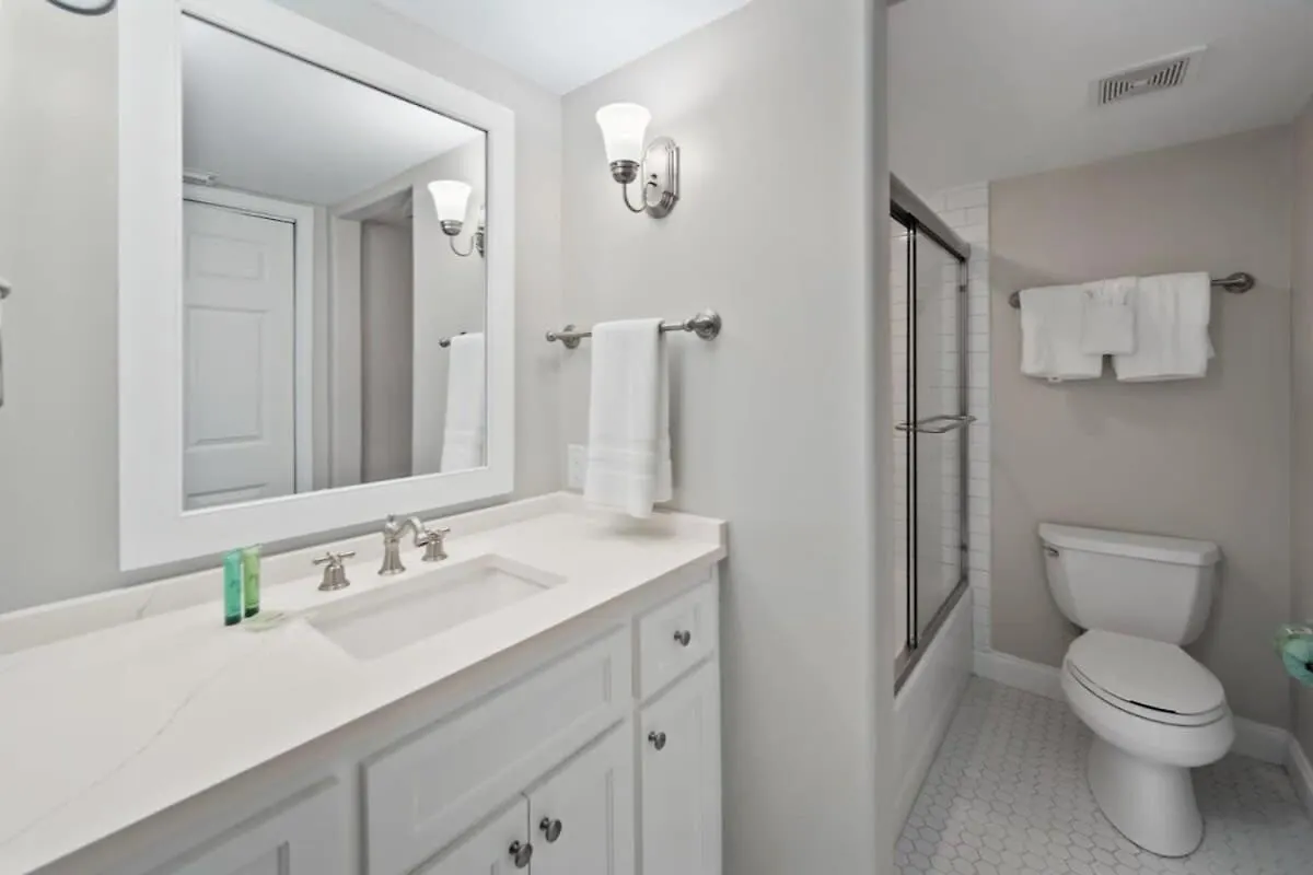 Newly Renovated Condo With Private Balcony! Panama City Beach